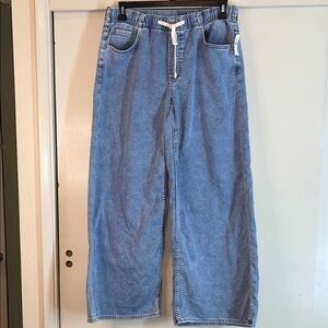 GAP knit like Light indigo Jeans w/ wide leg NWT size Medium
